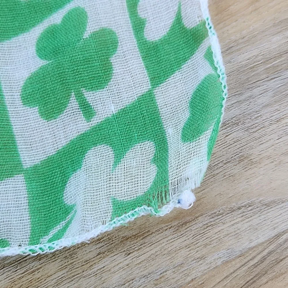🔺️Green & White Four Leaf Clover Lightweight Scarf